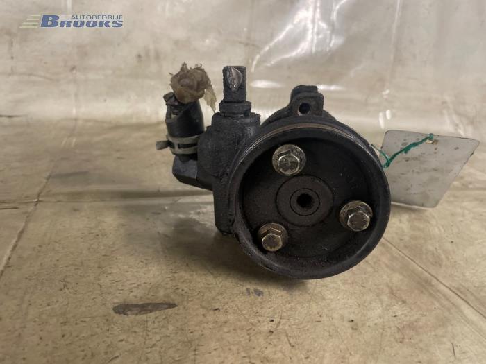 Begagnade Servostyrningspump Ford Courier (J3/5) 1.8 D Pris € 15,00 Marginaltabell erbjuds av Autobedrijf Brooks