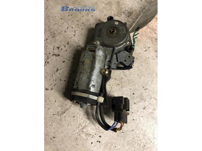 Sunroof motor from a BMW 5-Serie 1992