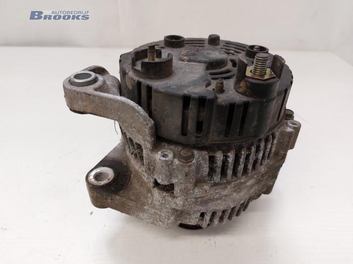 Dynamo van een Opel Movano (4A1; 4A2; 4B2; 4B3; 4C2; 4C3) 2.8 DTI 2001
