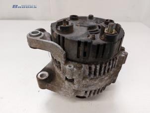 Dynamo van een Opel Movano (4A1; 4A2; 4B2; 4B3; 4C2; 4C3) 2.8 DTI 2001