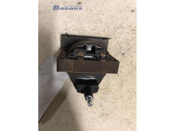 Ignition coil from a Opel Corsa A 1.3 N (euronorm) 1989