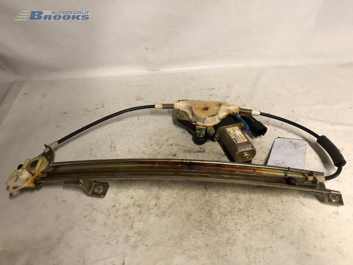 Usados Motor de ventanilla de puerta Fiat Marea Weekend (185BX/CX) 2.4 Tds 125 HLX Precio € 50,00 Norma de margen ofrecido por Autobedrijf Brooks
