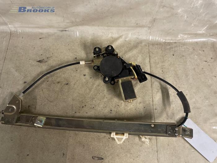 Usados Motor de ventanilla de puerta Fiat Marea Weekend (185BX/CX) 2.4 Tds 125 HLX Precio € 50,00 Norma de margen ofrecido por Autobedrijf Brooks