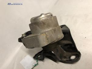 Engine mount from a Ford Mondeo 2002
