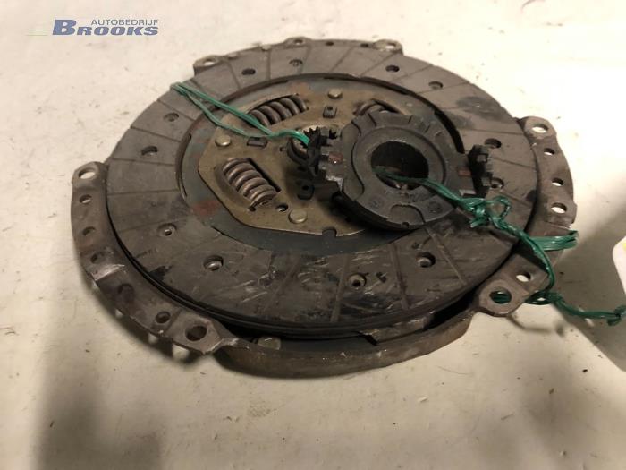 Clutch kit (complete) from a Rover 45 1.4 16V 2003