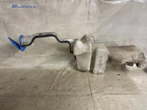 Used Front windscreen washer reservoir Seat Alhambra (7V8/9) 2.0 Price € 10,00 Margin scheme offered by Autobedrijf Brooks
