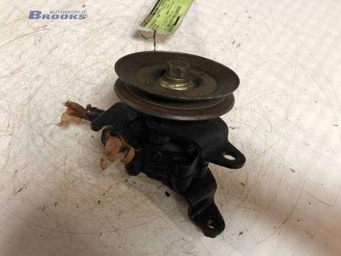 Usagé Pompe de direction Nissan Almera (N15) 2.0 GX Diesel Prix € 15,00 Règlement à la marge proposé par Autobedrijf Brooks