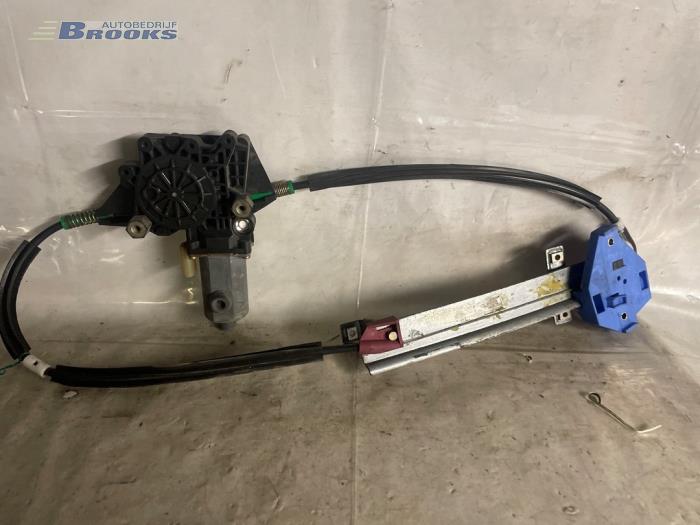 Door electric window regulator