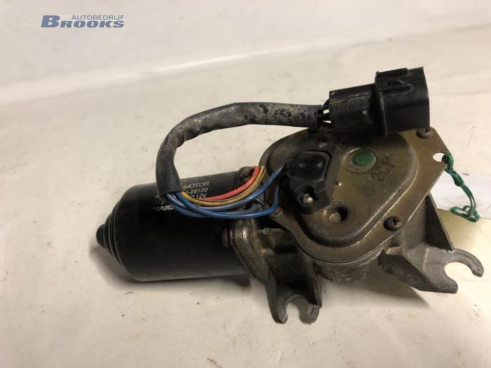 Front wiper motor from a Nissan Patrol 1996