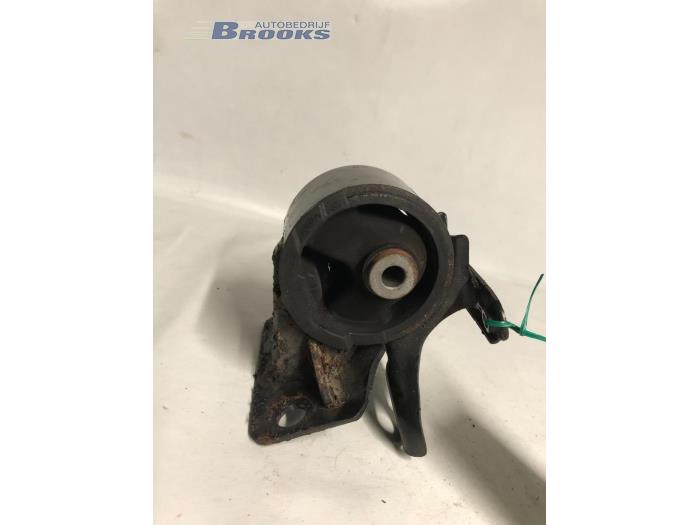 Used Engine mount Toyota Avensis (T22) 2.0 TDi Price € 10,00 Margin scheme offered by Autobedrijf Brooks