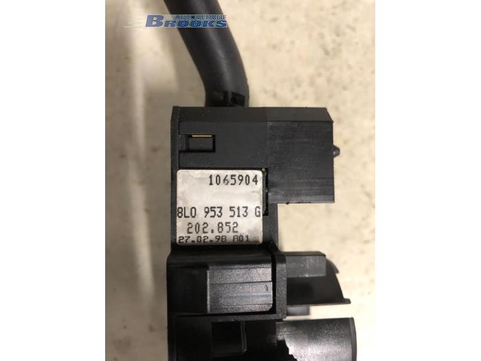 Indicator switch from a Volkswagen Golf IV (1J1) 1.9 TDI 110 1999