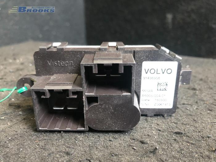 Resistencia de calefactor de un Volvo V40 (MV) 2.0 D2 16V 2016