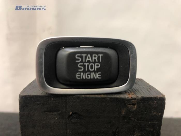 Używane Przelacznik Start/Stop Volvo V40 (MV) 2.0 D2 16V Cena € 10,00 Procedura marży oferowane przez Autobedrijf Brooks