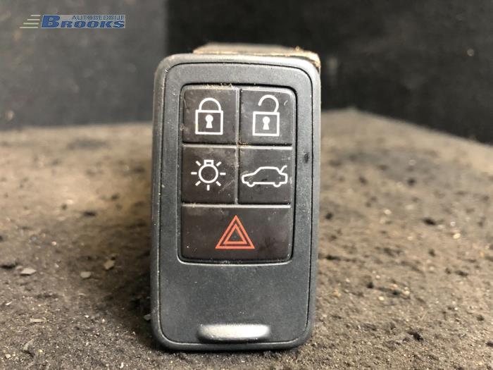 Używane Klucz Volvo V40 (MV) 2.0 D2 16V Cena € 20,00 Procedura marży oferowane przez Autobedrijf Brooks