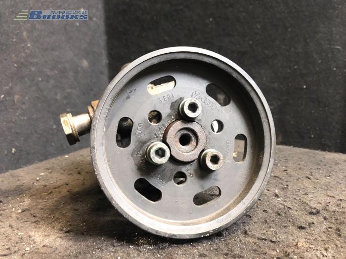 Power steering pump Volkswagen Golf IV Variant 1.9 TDI 100 1J0422152A