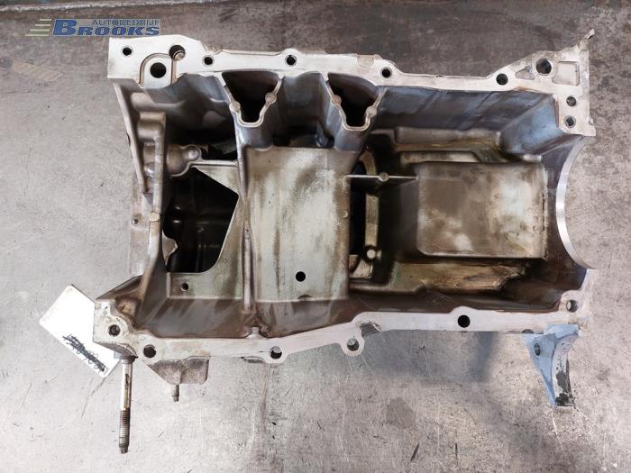 Usagé Couvercle carter Toyota Verso 1.8 16V VVT-i Prix € 75,00 Règlement à la marge proposé par Autobedrijf Brooks