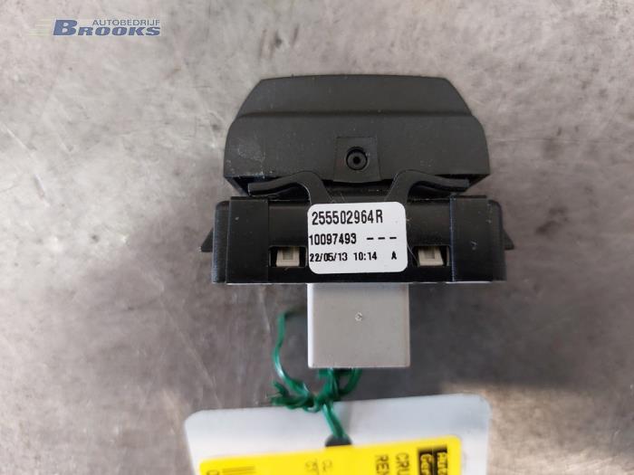 Cruise control switch from a Renault Clio IV Estate/Grandtour (7R) 1.5 Energy dCi 90 FAP 2014