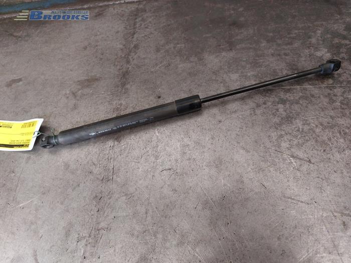 Rear gas strut, right from a Renault Clio IV Estate/Grandtour (7R) 1.5 Energy dCi 90 FAP 2014
