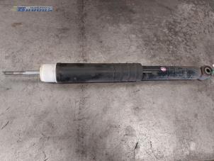 Used Rear shock absorber, left Renault Clio IV Estate/Grandtour (7R) 1.5 Energy dCi 90 FAP Price € 15,00 Margin scheme offered by Autobedrijf Brooks