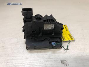 Używane Mechanizm blokady drzwi prawych wersja 2-drzwiowa Fiat Grande Punto 1.4 T-Jet 16V Cena € 20,00 Procedura marży oferowane przez Autobedrijf Brooks