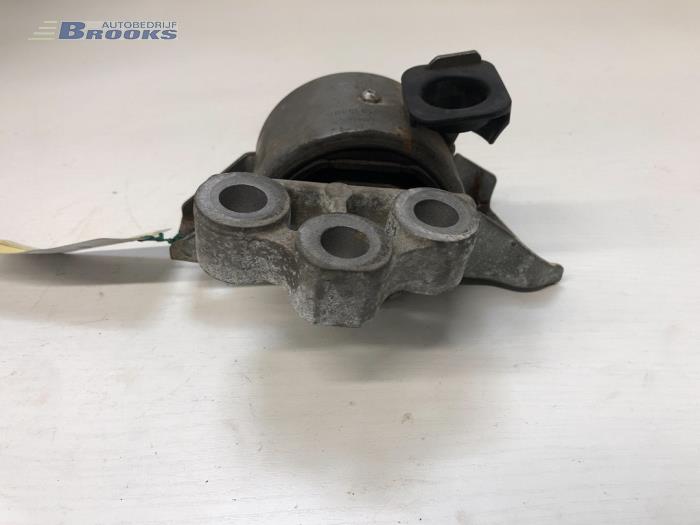 Usagé Support moteur Fiat Grande Punto 1.4 T-Jet 16V Prix € 15,00 Règlement à la marge proposé par Autobedrijf Brooks