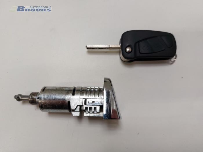 Set of locks from a Ford Ka II 1.2 2014