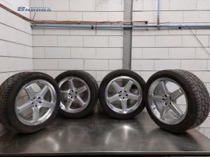 Usagé Jeu de jantes sport + pneus Mercedes GL (X164) 4.0 GL 420 CDI V8 32V Prix sur demande proposé par Autobedrijf Brooks