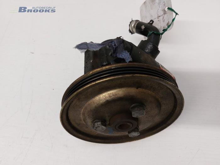 Power steering pump from a Fiat Doblo (223A/119) 1.6 16V 2005