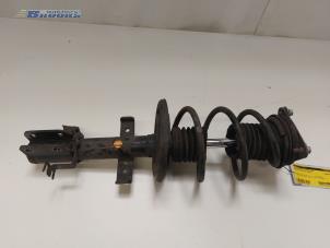 Used Front shock absorber rod, left Renault Clio IV (5R) 1.5 Energy dCi 90 FAP Price € 35,00 Margin scheme offered by Autobedrijf Brooks