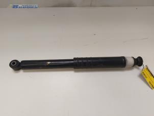 Used Rear shock absorber, left Renault Clio IV (5R) 1.5 Energy dCi 90 FAP Price € 15,00 Margin scheme offered by Autobedrijf Brooks