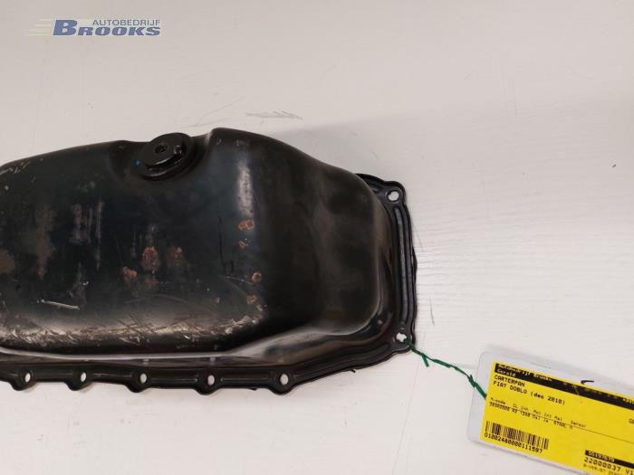 Ölwanne van een Fiat Doblo Cargo (263) 1.3 MJ 16V DPF Euro 5 2010