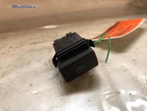 Usados Interruptor de calefactor luneta Seat Ibiza III (6L1) 1.9 TDI 100 Precio € 5,00 Norma de margen ofrecido por Autobedrijf Brooks