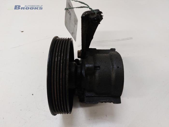 Begagnade Servostyrningspump Renault Kangoo Express (FC) 1.5 dCi 60 Pris € 20,00 Marginaltabell erbjuds av Autobedrijf Brooks