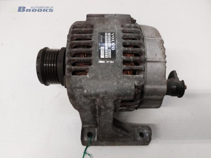 Begagnade Dynamo Volvo V40 (VW) 1.8 16V Bi-Fuel Pris € 25,00 Marginaltabell erbjuds av Autobedrijf Brooks