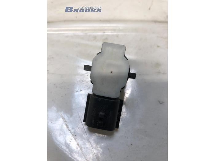 Usados Sensor PDC Renault Megane IV Estate (RFBK) 1.2 Energy TCE 100 Precio € 10,00 Norma de margen ofrecido por Autobedrijf Brooks
