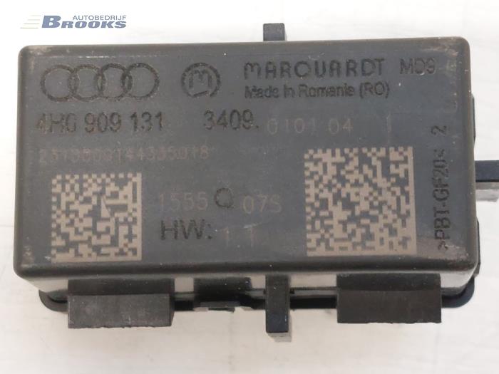 Module d'entrée sans clé d'un Audi A8 (D4) 4.2 TDI V8 32V Quattro 2015