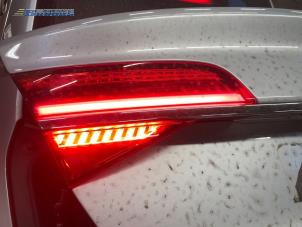 Usagé Feu arrière gauche Audi A8 (D4) 4.2 TDI V8 32V Quattro Prix € 135,00 Règlement à la marge proposé par Autobedrijf Brooks