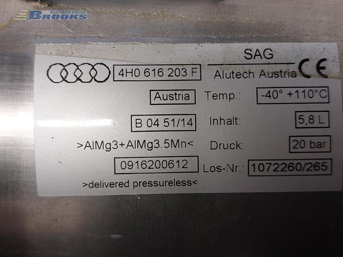 Depósito de aire de un Audi A8 (D4) 4.2 TDI V8 32V Quattro 2015