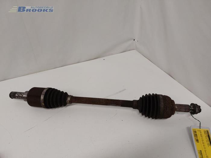 Gebrauchte Antriebswelle links vorne Renault Clio III (BR/CR) 1.5 dCi FAP Preis € 15,00 Margenregelung angeboten von Autobedrijf Brooks