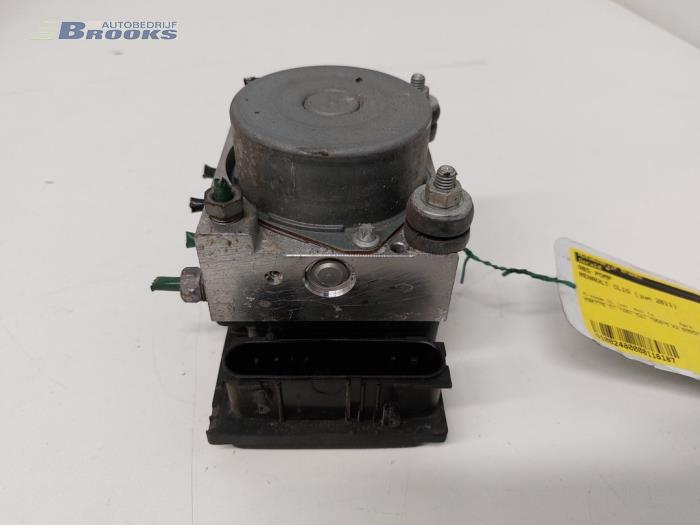 Usagé Bloc ABS Renault Clio III (BR/CR) 1.5 dCi FAP Prix € 20,00 Règlement à la marge proposé par Autobedrijf Brooks