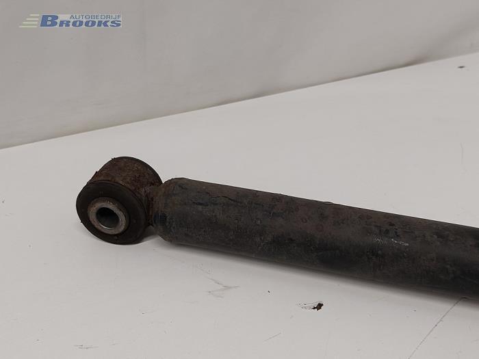 Rear shock absorber, right from a Renault Clio III (BR/CR) 1.5 dCi FAP 2011