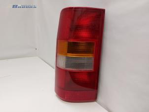 Używane Tylne swiatlo pozycyjne lewe Citroen Jumpy (BS/BT/BY/BZ) 1.9Di Cena € 20,00 Procedura marży oferowane przez Autobedrijf Brooks