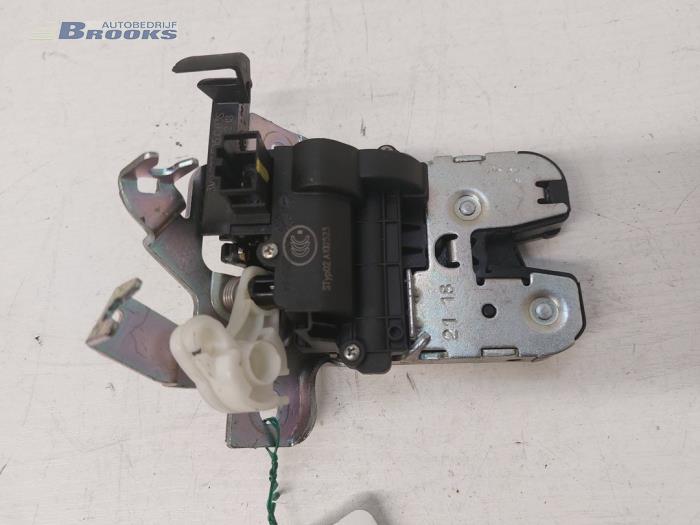 Tailgate lock mechanism Skoda Superb Combi 2.0 TDI 3V0827505C
