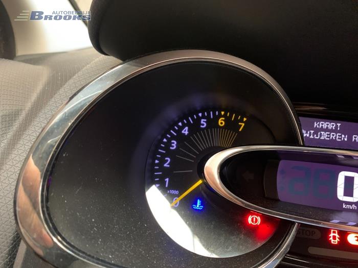 Odometer KM from a Renault Clio IV (5R) 0.9 Energy TCE 90 12V 2013