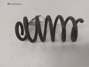 Used Rear coil spring Renault Clio IV (5R) 0.9 Energy TCE 90 12V Price € 15,00 Margin scheme offered by Autobedrijf Brooks