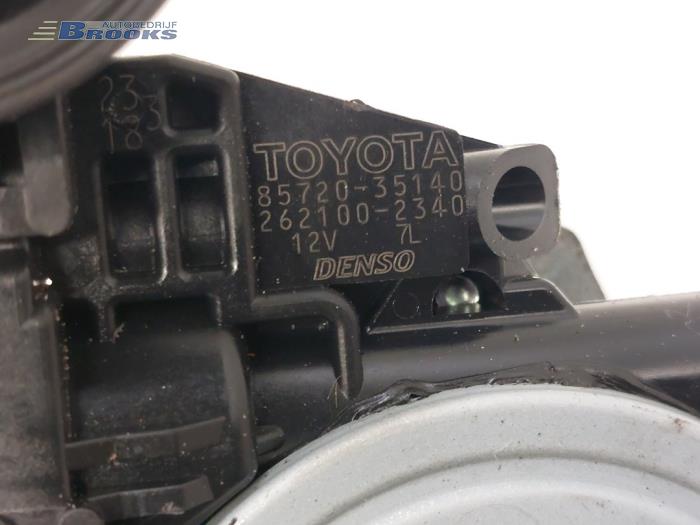 Mechanizm szyby prawej tylnej wersja 4-drzwiowa z Toyota Urban Cruiser 1.33 Dual VVT-I 16V 2WD 2011