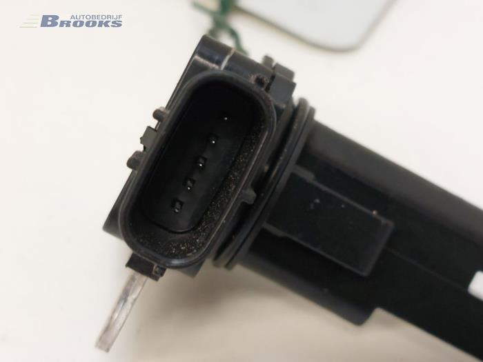 Air mass meter from a Volvo V60 I (FW/GW) 2.0 D4 16V 2014