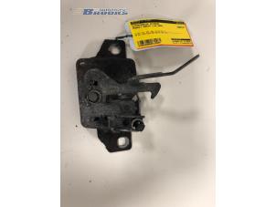 Used Bonnet lock mechanism Renault Kangoo/Grand Kangoo (KW) 1.5 dCi 85 Price € 15,00 Margin scheme offered by Autobedrijf Brooks