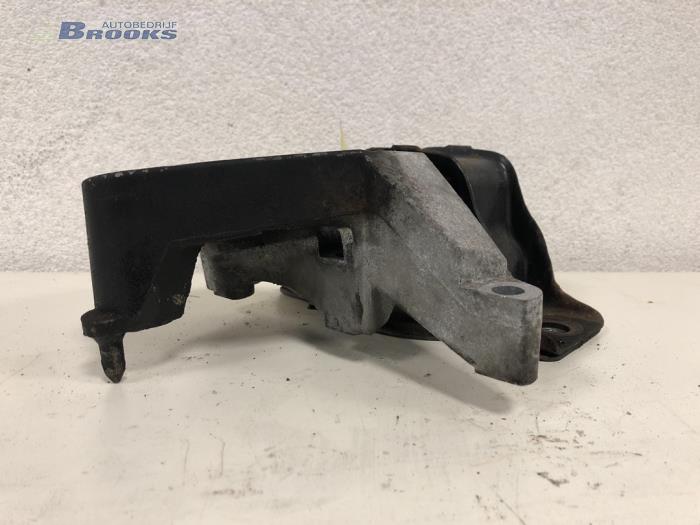 Used Engine mount Renault Kangoo/Grand Kangoo (KW) 1.5 dCi 85 Price € 15,00 Margin scheme offered by Autobedrijf Brooks