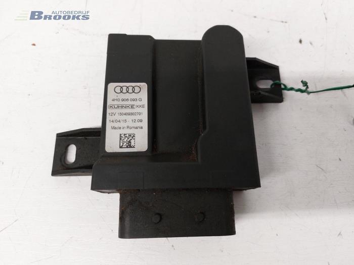 Usagé Module pompe carburant Audi A8 (D4) 4.2 TDI V8 32V Quattro Prix € 70,00 Règlement à la marge proposé par Autobedrijf Brooks